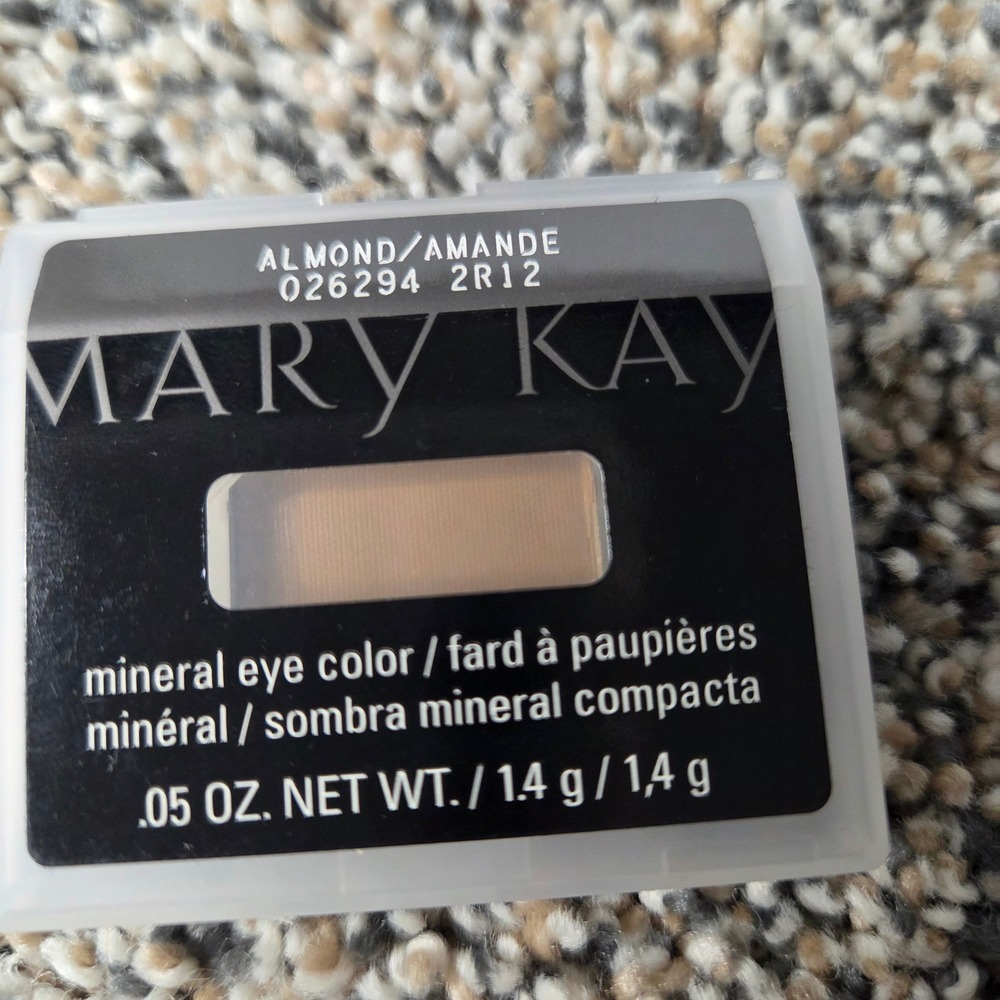 Mary Kay Mineral Eye Color Almond 026294 Matte Neutral Eyeshadow 0.05oz NEW